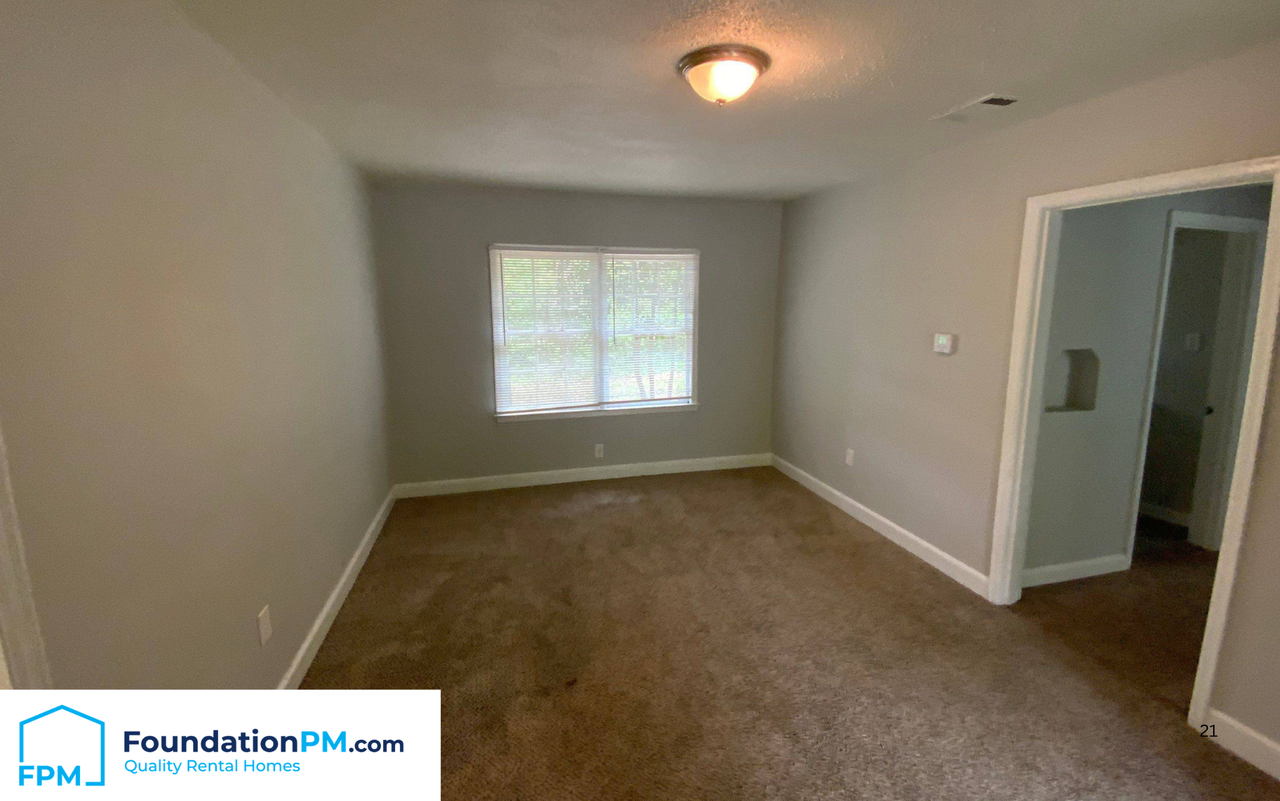 1684 Whitney Ave #1 - Photo 4 of 7