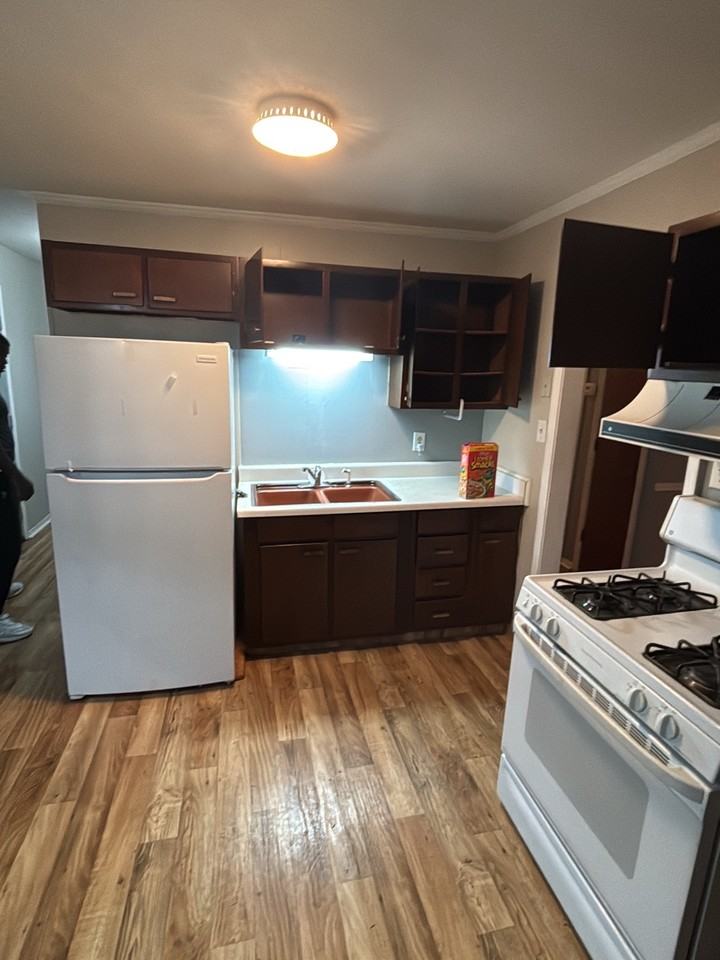 806 Rose Dr #1 - Photo 4 of 13