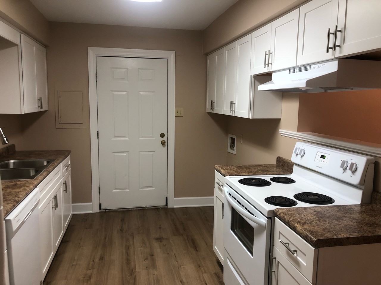 238 Hickory Trl #1 - Photo 3 of 10