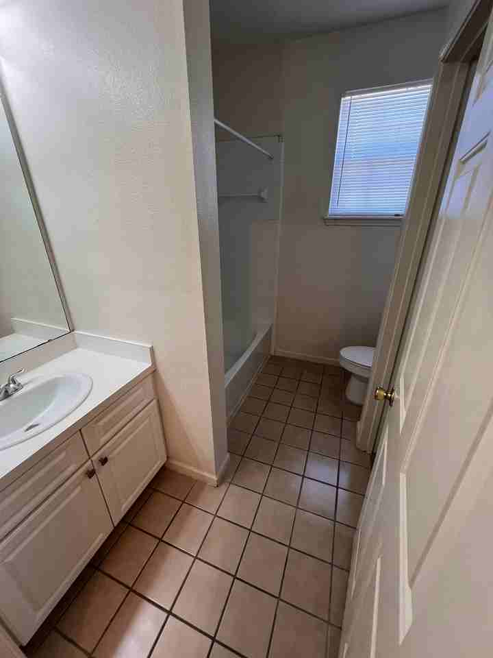 2049 Tizewell Cir #1102 - Photo 5 of 8