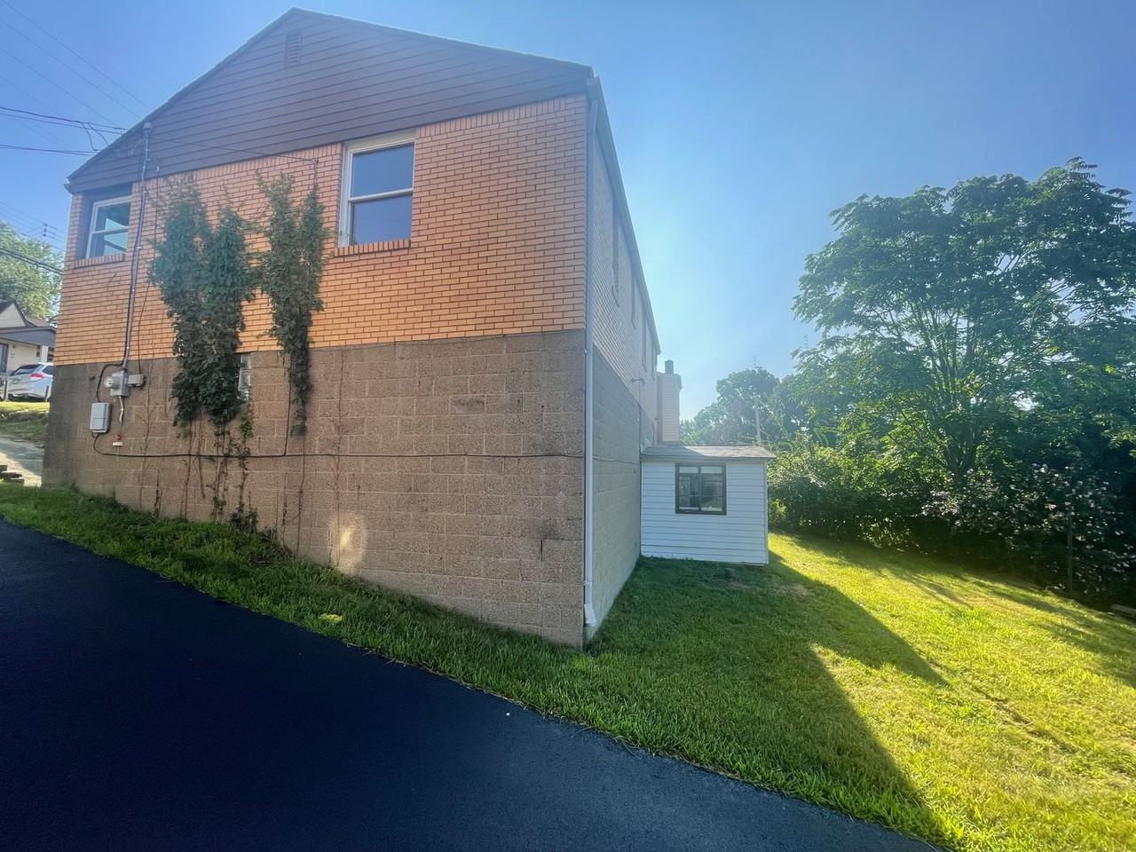 960 Agnew Rd - Photo 3 of 50