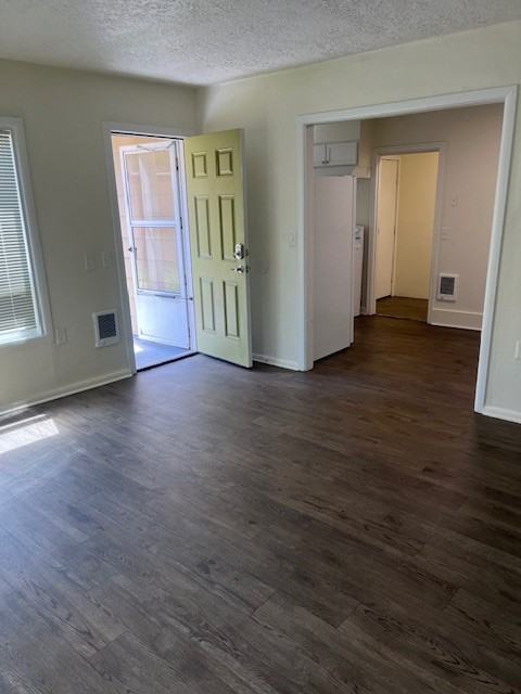 2607 Se 101st Ave #A - Photo 3 of 11