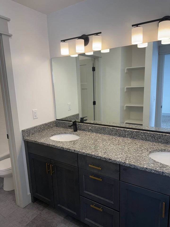 435 N 800 W - G - 105 #105 - Photo 3 of 16