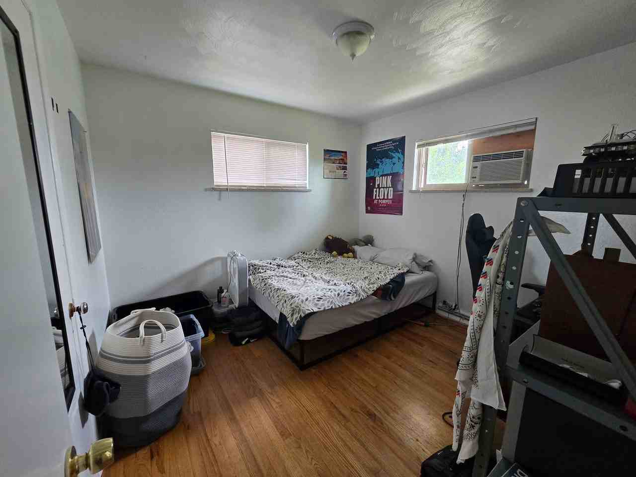 940 37th St - Photo 6 of 11