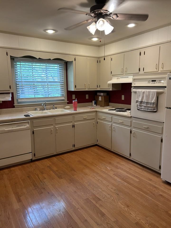 106 Sherwood Dr #1 - Photo 5 of 20