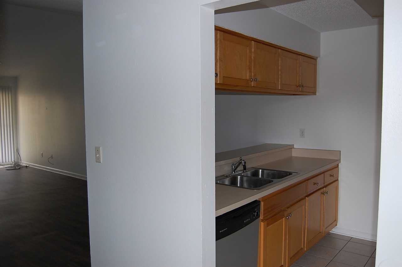 2400B Barcelona Ct #B - Photo 5 of 11
