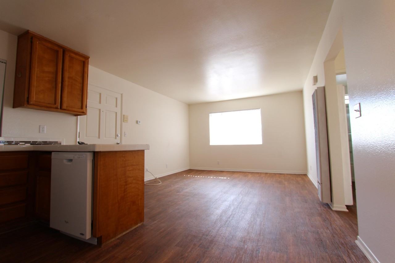 1205 S Nevada St #5 - Photo 5 of 24