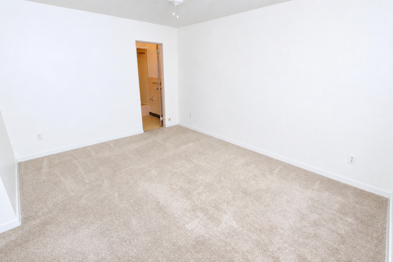 600 Orchard AvenueApt. 8 #8 - Photo 5 of 12