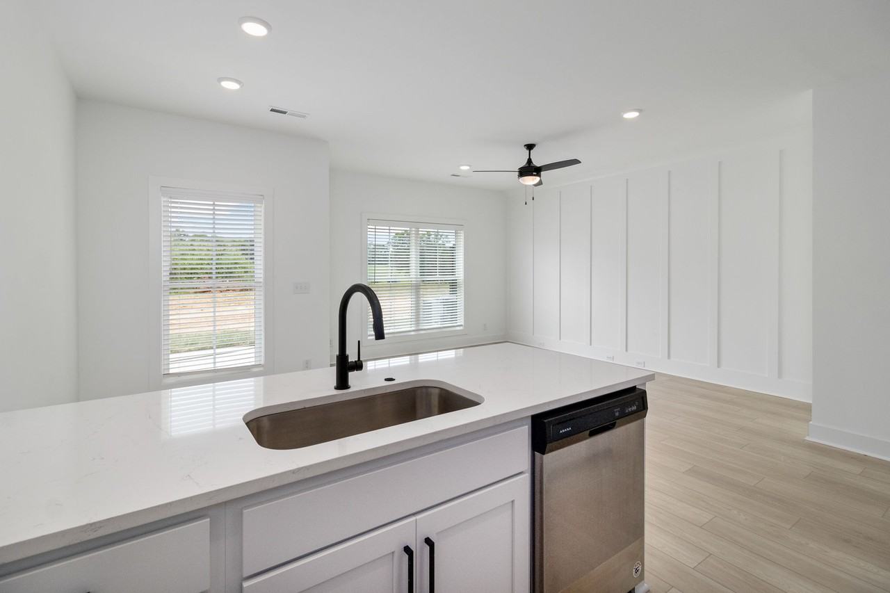 725 Hornbuckle Rd #F1 - Photo 2 of 12