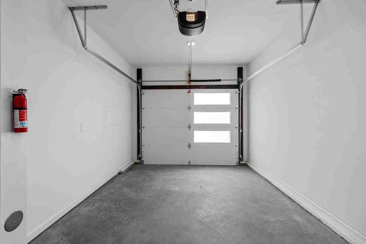 725 Hornbuckle Rd #F1 - Photo 3 of 12