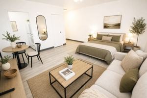 featured image of 909 California AvenueApt. 202 #202