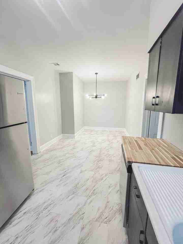 1219 Eberhart Ave #2 - Photo 5 of 19