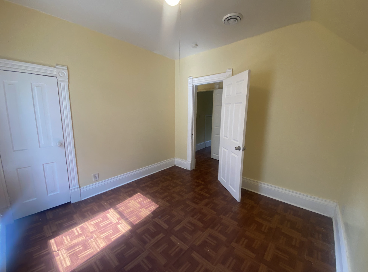 2117 Ilion Ave N #0 - Photo 6 of 15