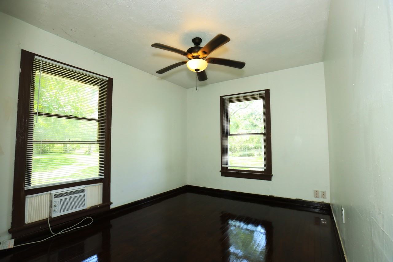 302 Circle Way St #1 - Photo 7 of 10