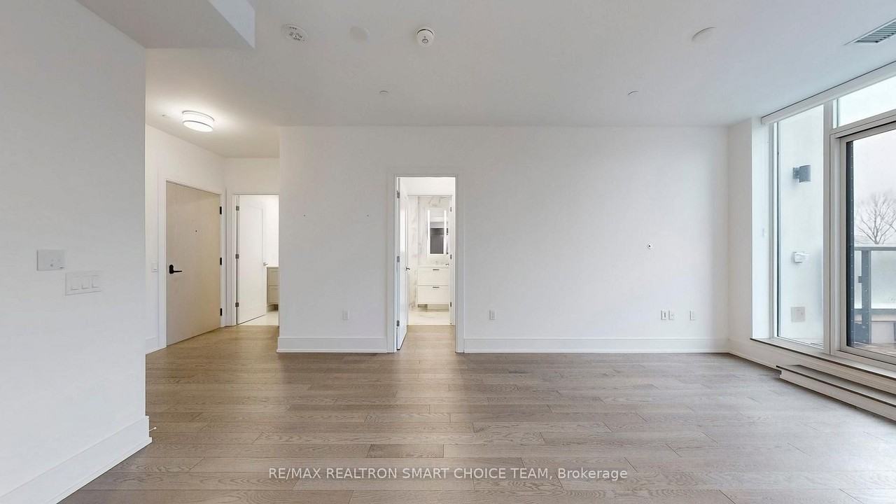 10 Inn On The Park Drive - Photo 3 of 20