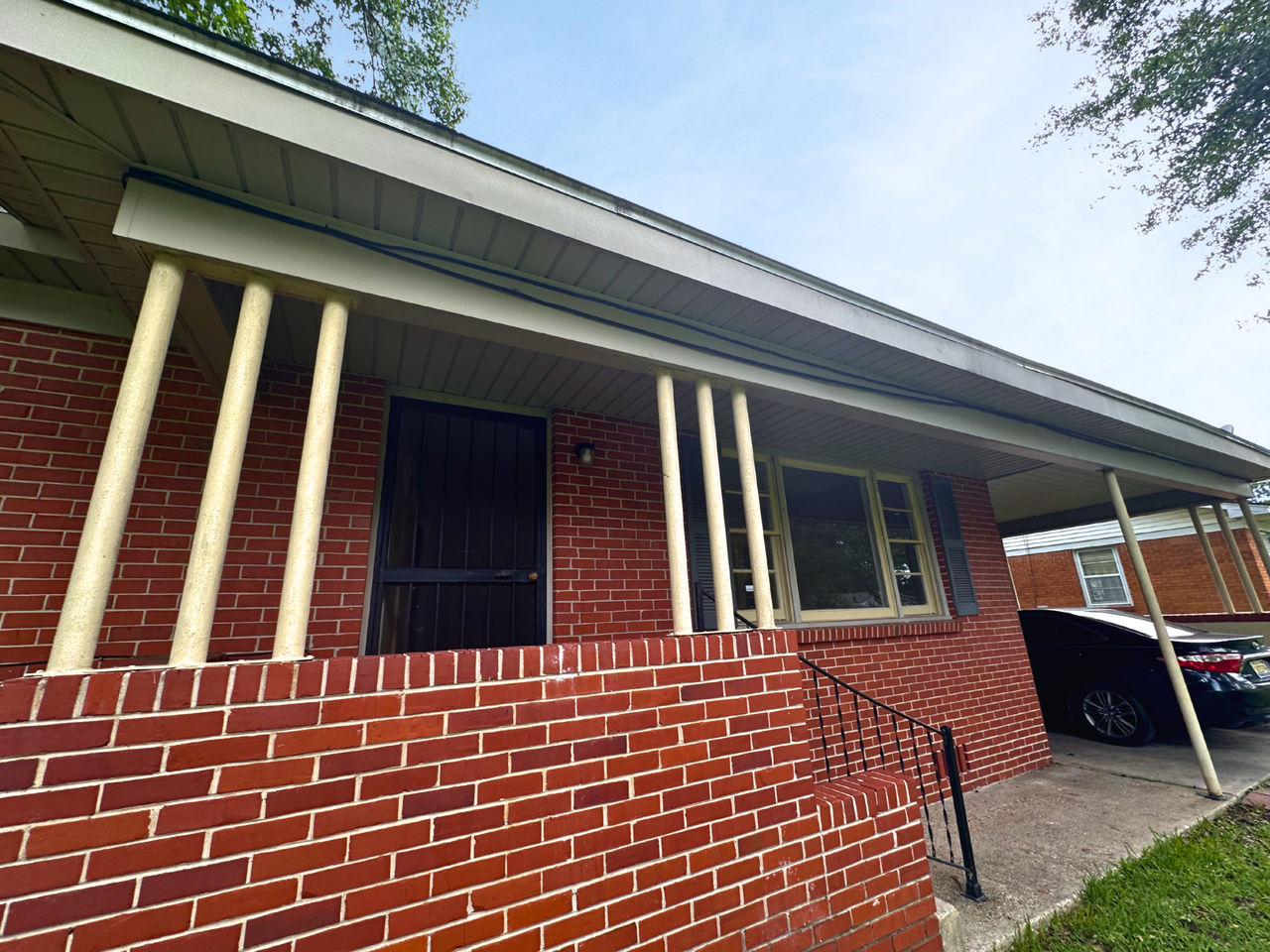 916 Delmar Dr - Photo 4 of 17