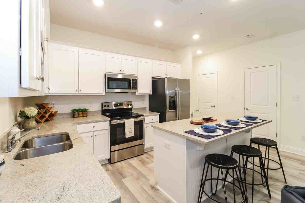 111 Cabot Ln #111 - Photo 4 of 12