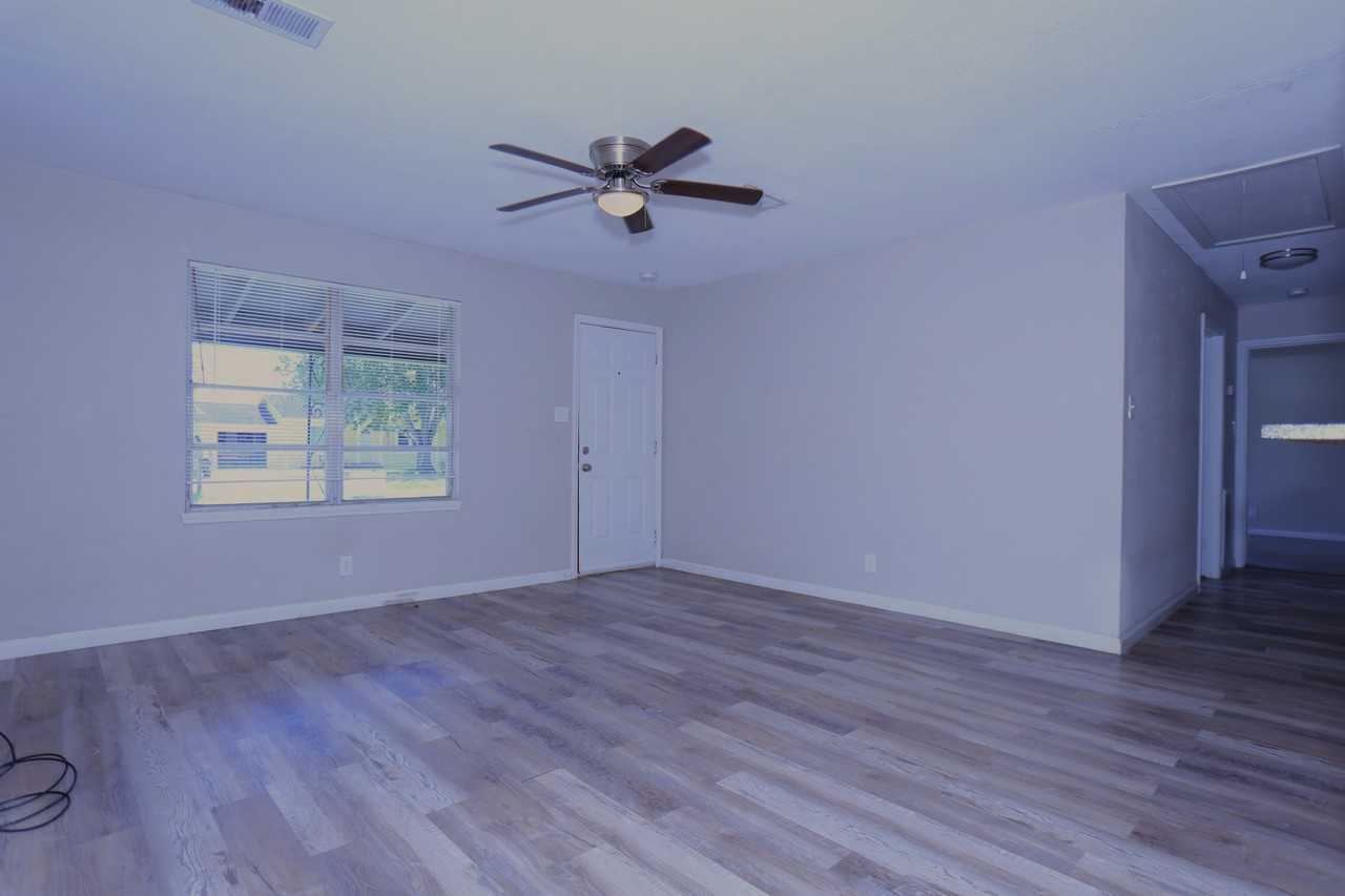 130 Bennett Dr #1 - Photo 3 of 10