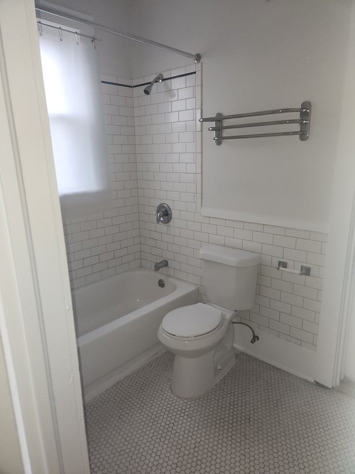 817 817 5th Street NorthwestUnit 11 #11 - Photo 4 of 7