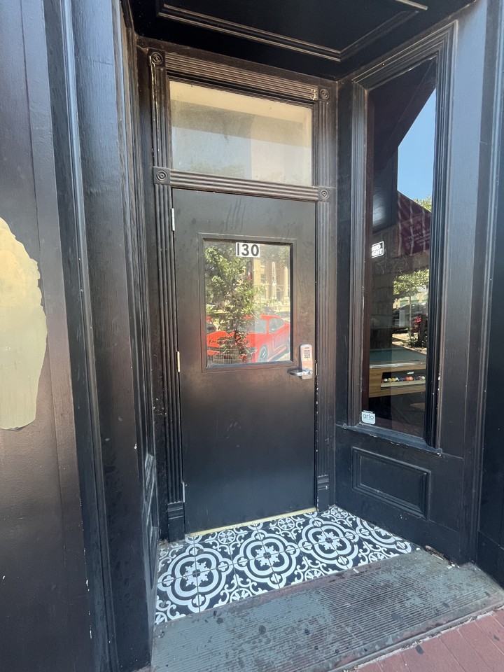 130 E San Antonio St #B - Photo 2 of 9