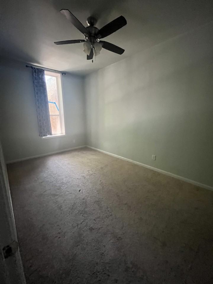 130 E San Antonio St #B - Photo 6 of 9