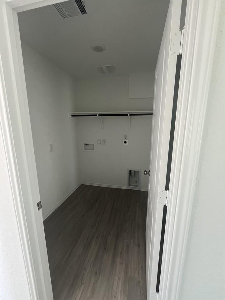 3729 Wentz Hill Dr #1 - Photo 7 of 10