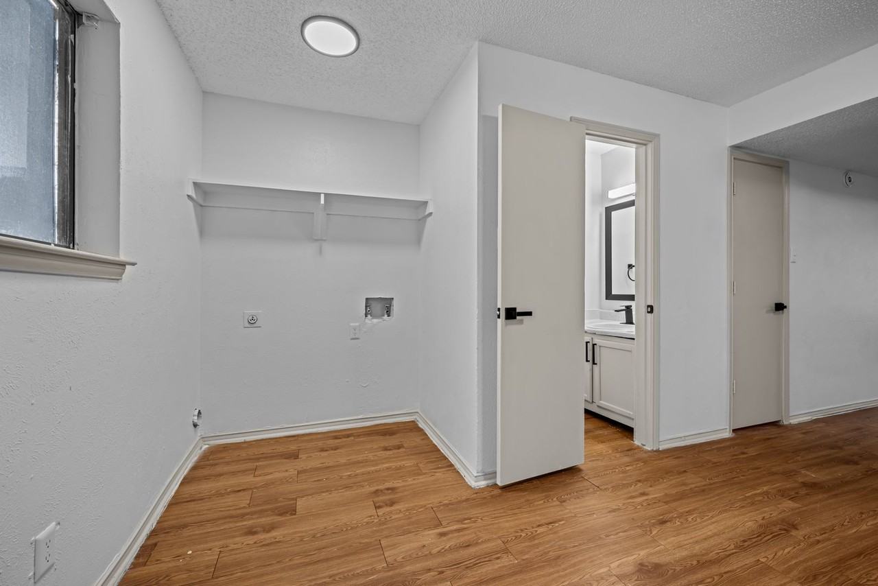 Little Creek Apartments – Your Ideal Home in Cedar Hill, TX! - Photo 5 of 26