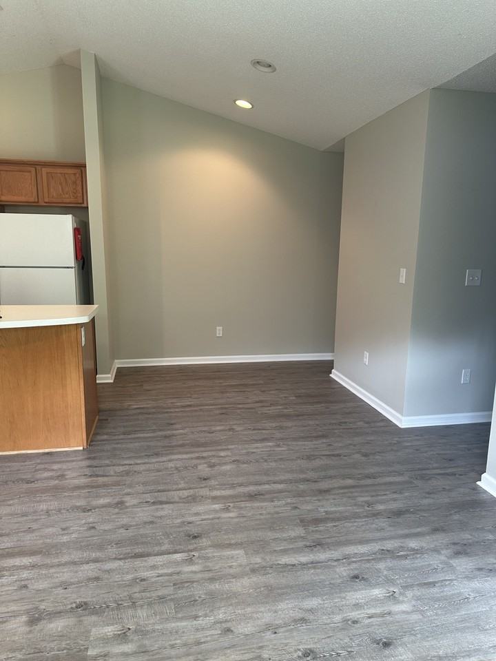 3914 Elizabeth Ave #1 - Photo 4 of 12