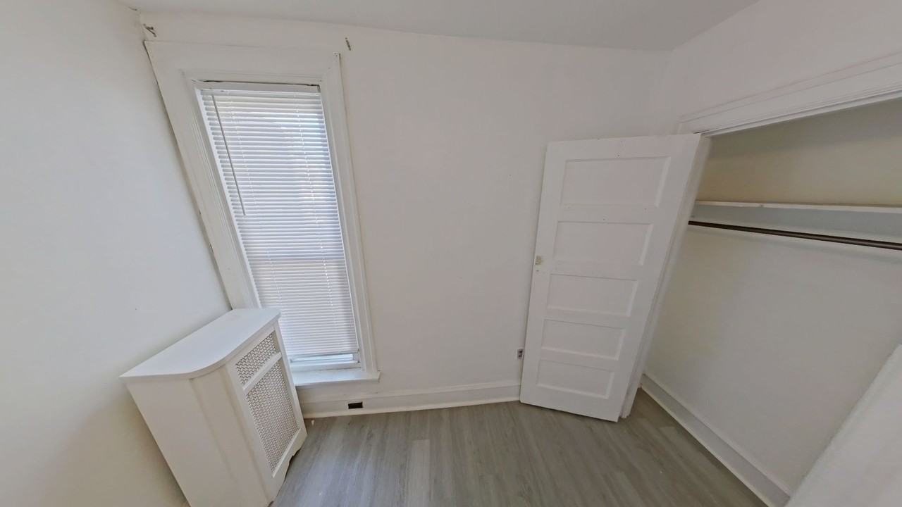 6380 Marsden St - Photo 2 of 12