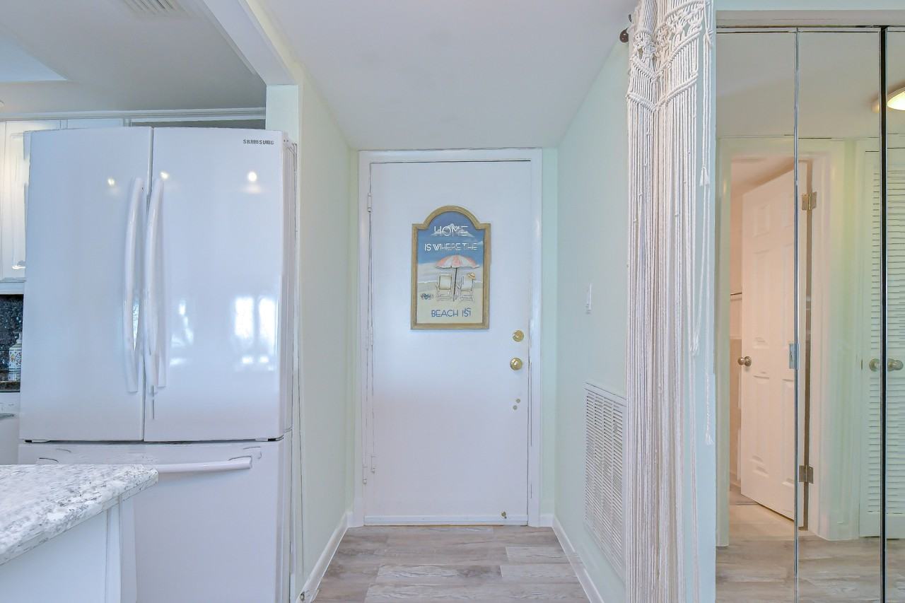 400 64th Ave #1006 - Photo 4 of 47