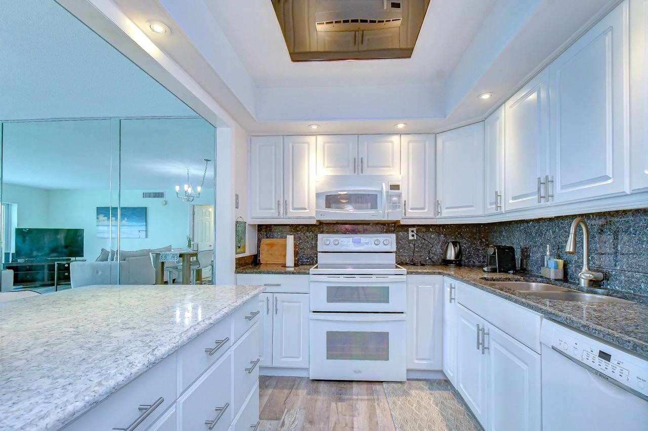 400 64th Ave #1006 - Photo 7 of 47