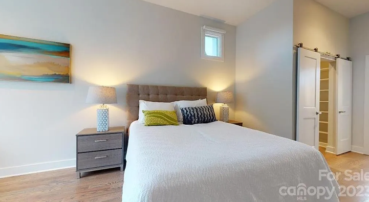 1056 Kenilworth Ave #1 - Photo 4 of 24