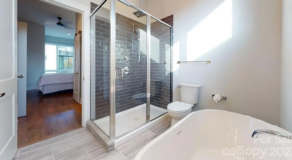 1056 Kenilworth Ave #1 - Photo 6 of 24