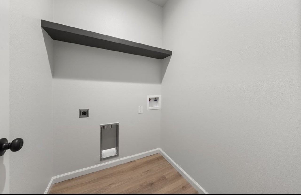 1628 Ewing Ave #1 - Photo 3 of 33