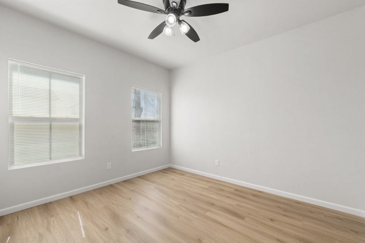 1628 Ewing Ave #1 - Photo 4 of 33