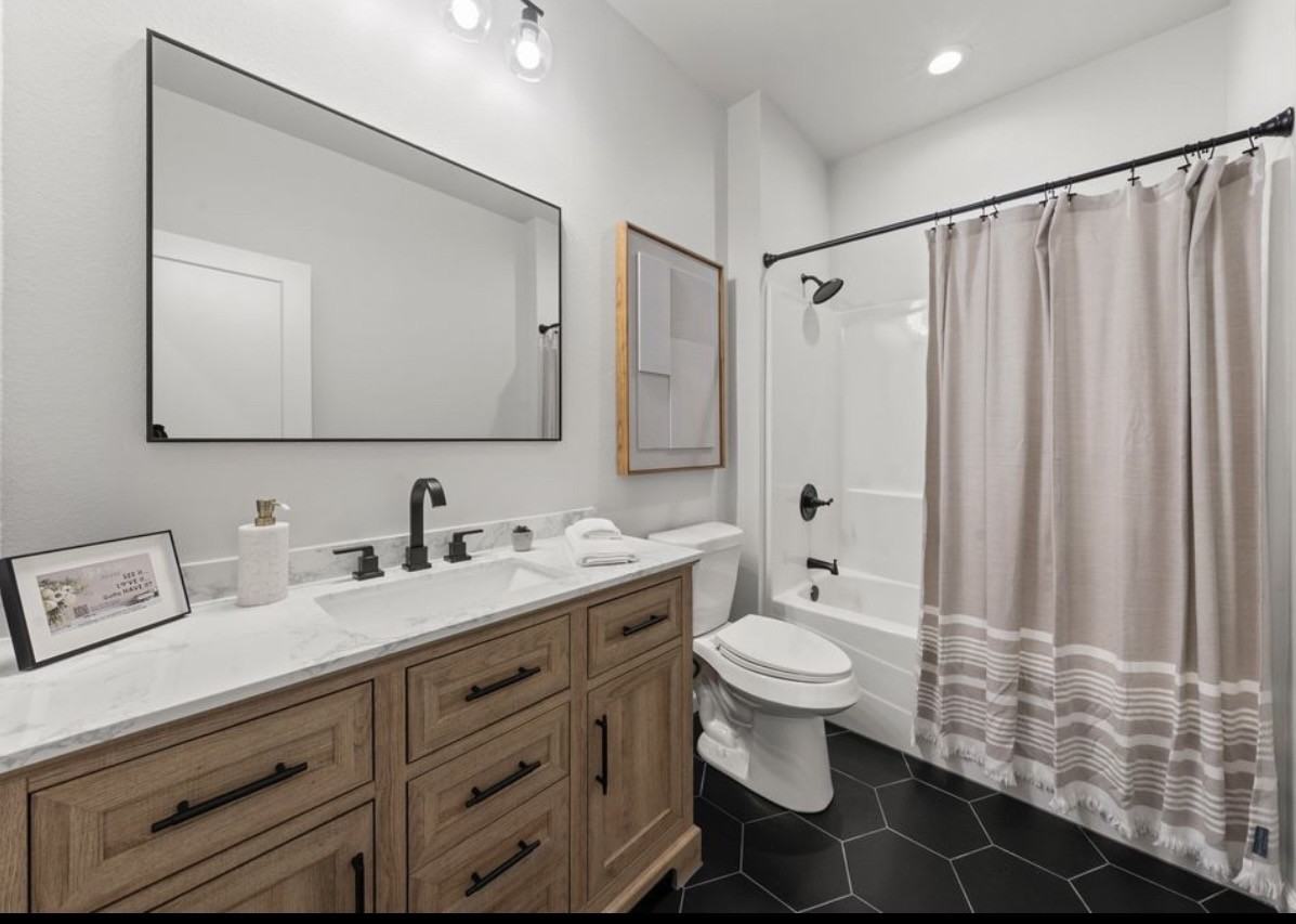 1628 Ewing Ave #1 - Photo 5 of 33
