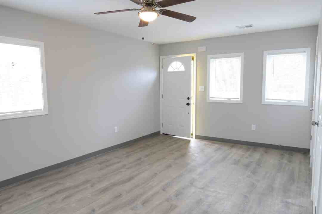 406 S 20th St #1 - Photo 4 of 7