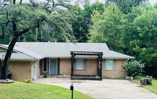 featured image of 701 Topeka Dr #1
