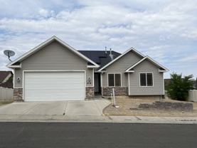 214 Brookwood Dr - Photo 1 of 1