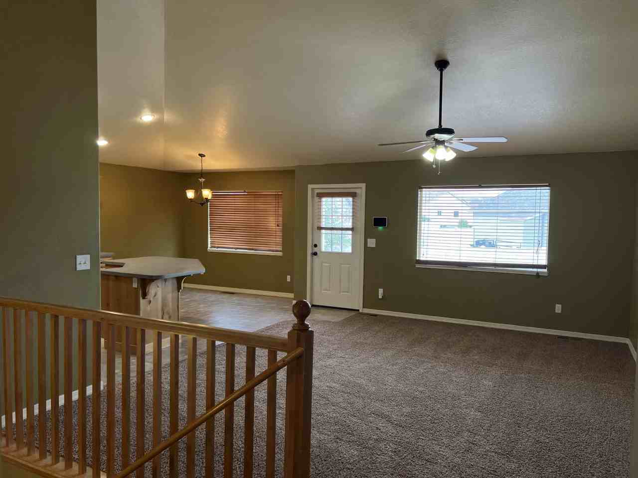 214 Brookwood Dr - Photo 3 of 30