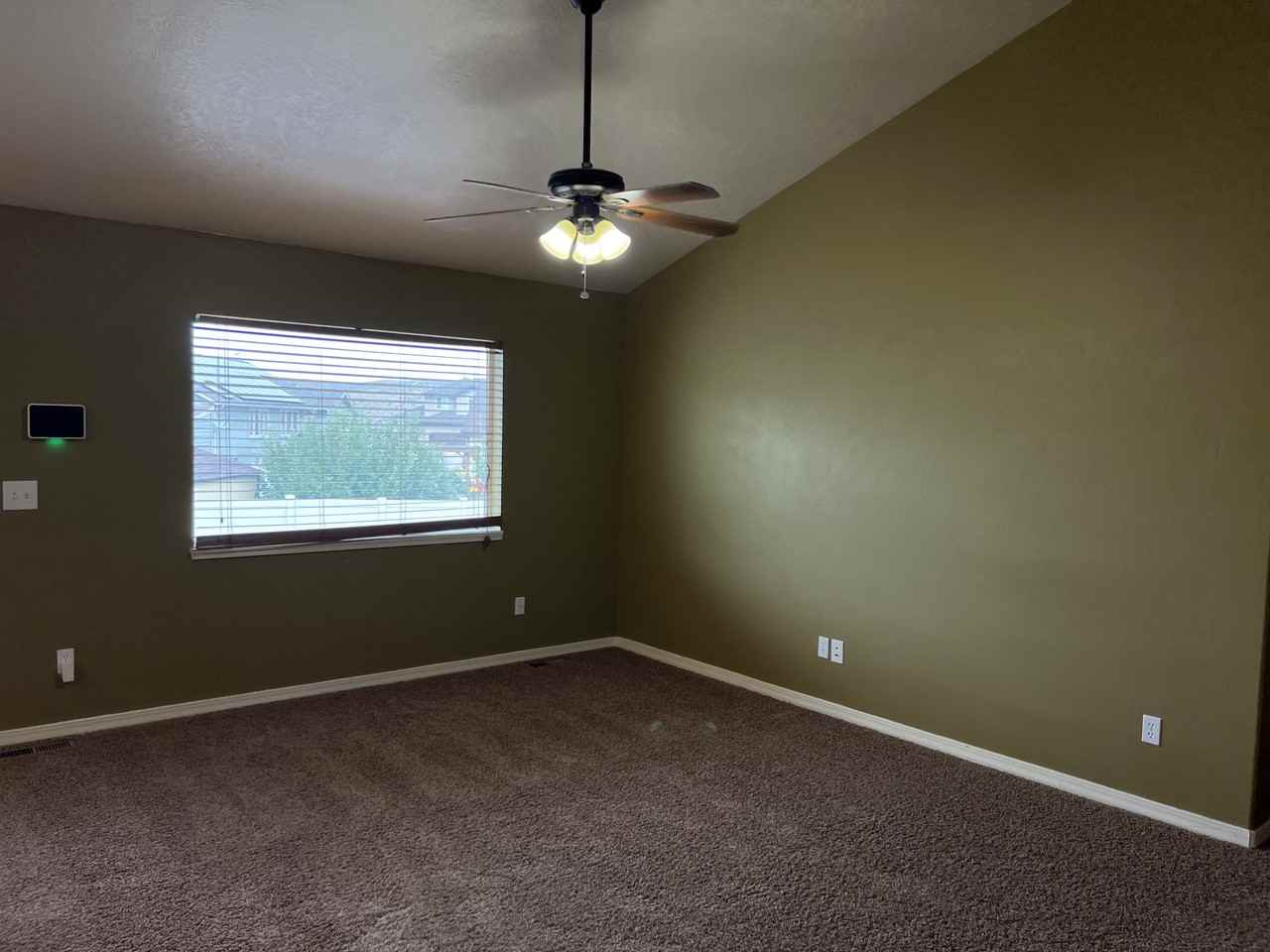 214 Brookwood Dr - Photo 5 of 30