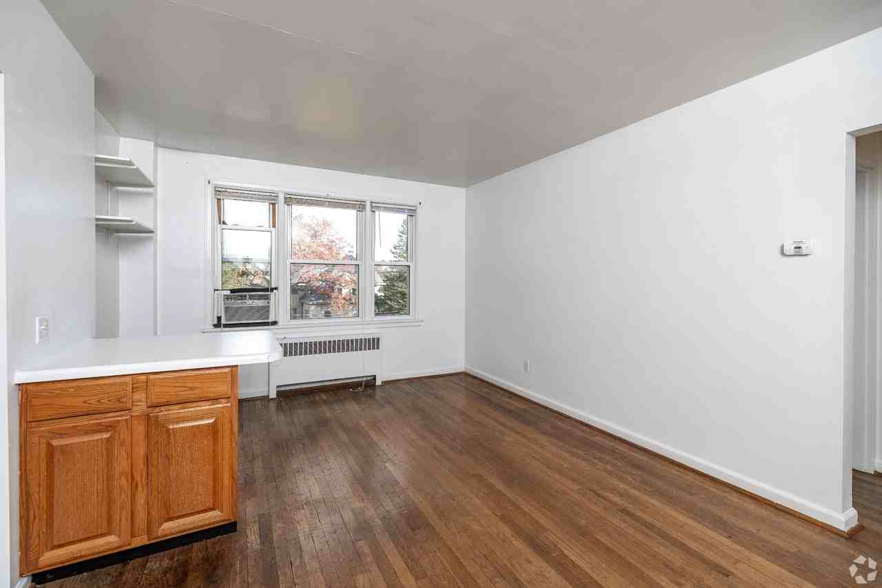 Bldg 2 C13 3rd Floor #C13 - Photo 3 of 12