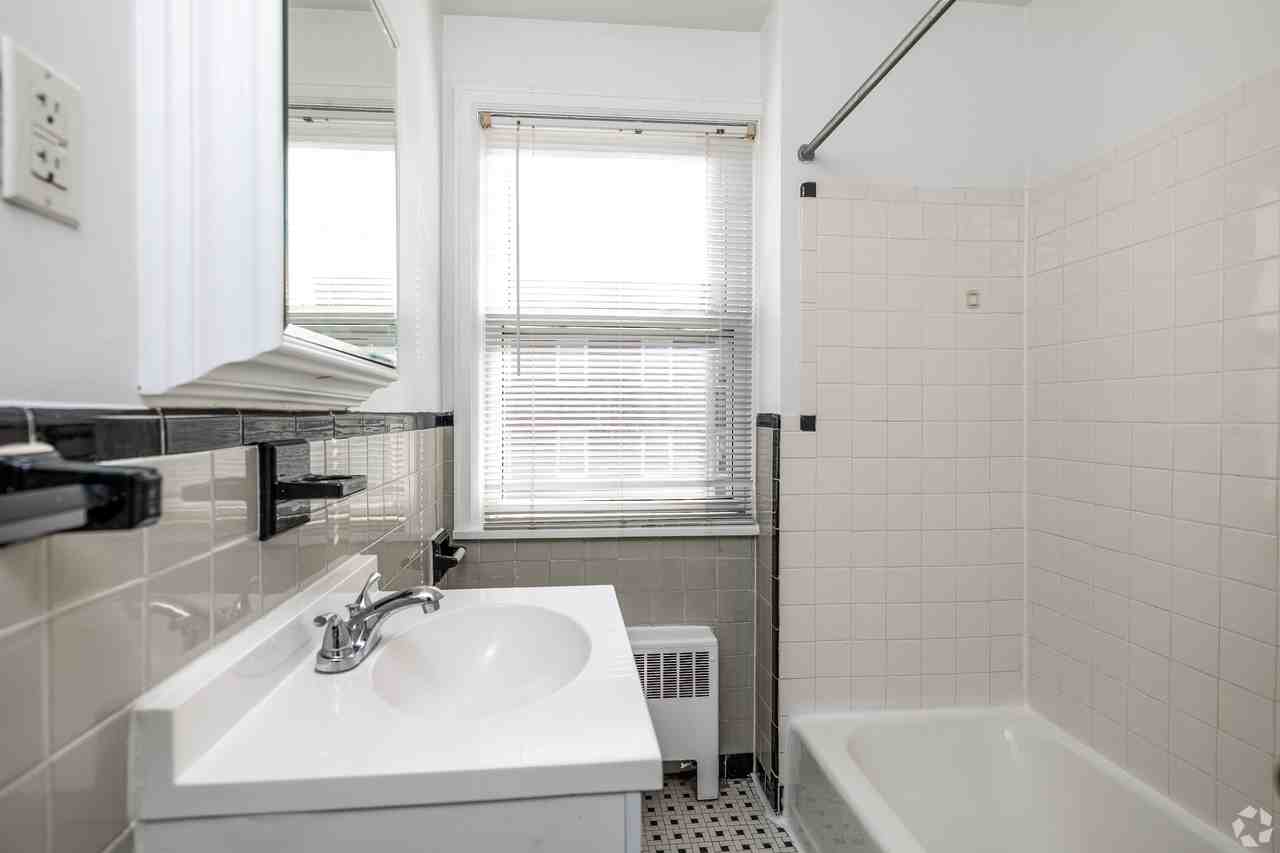 Bldg 2 C13 3rd Floor #C13 - Photo 4 of 12