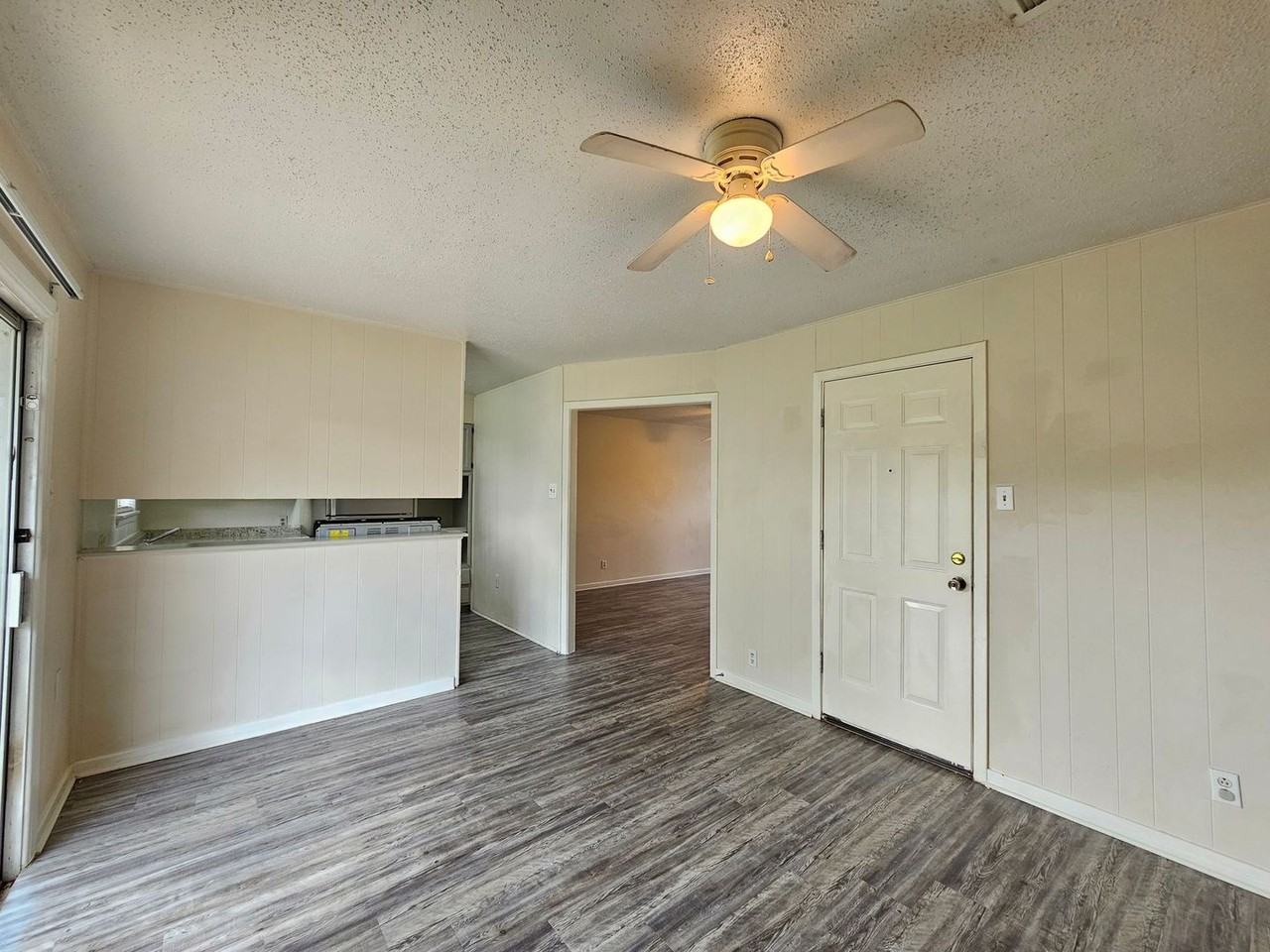 1504 S W S Young Dr - Photo 5 of 17