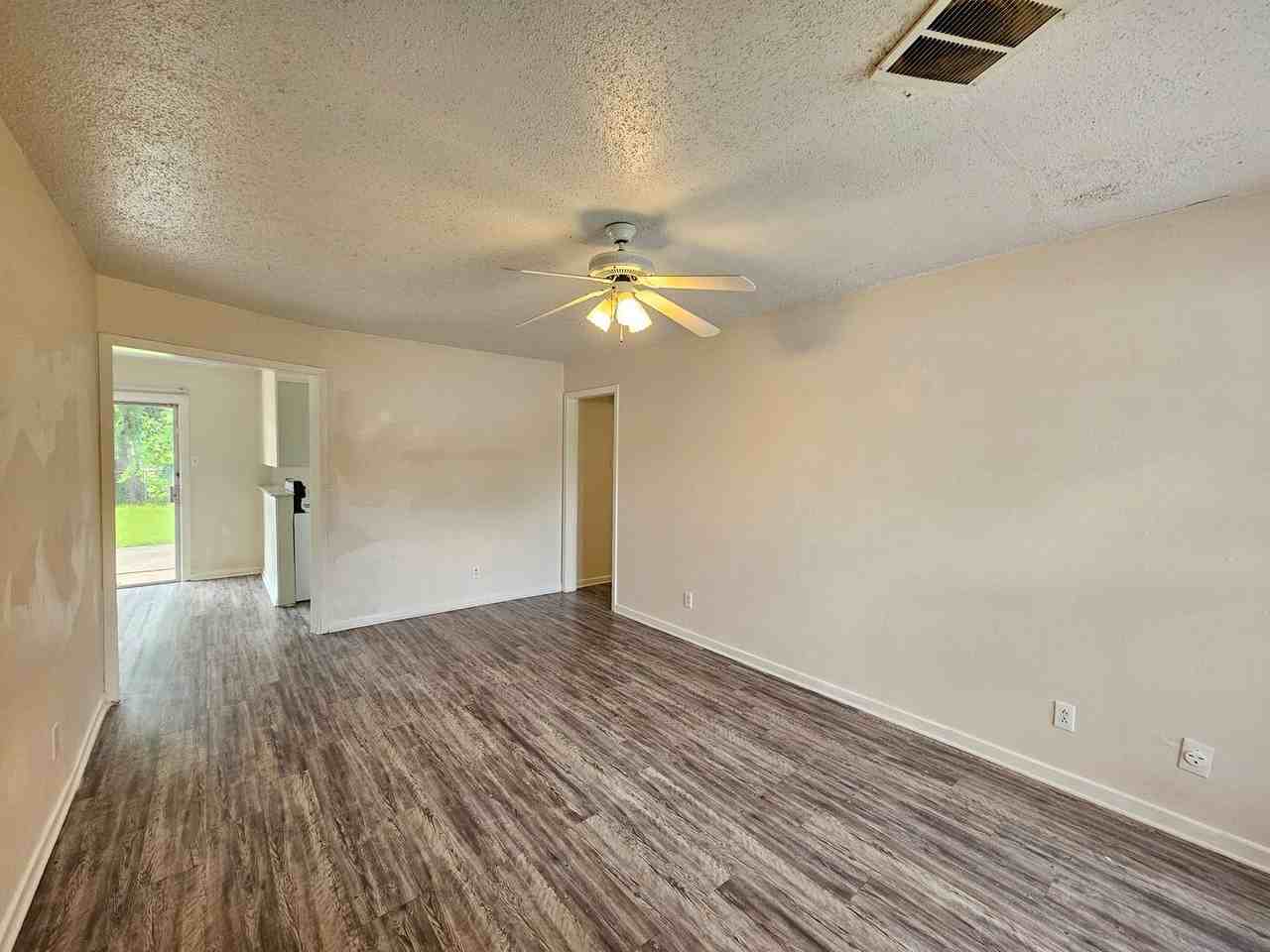 1504 S W S Young Dr - Photo 6 of 17