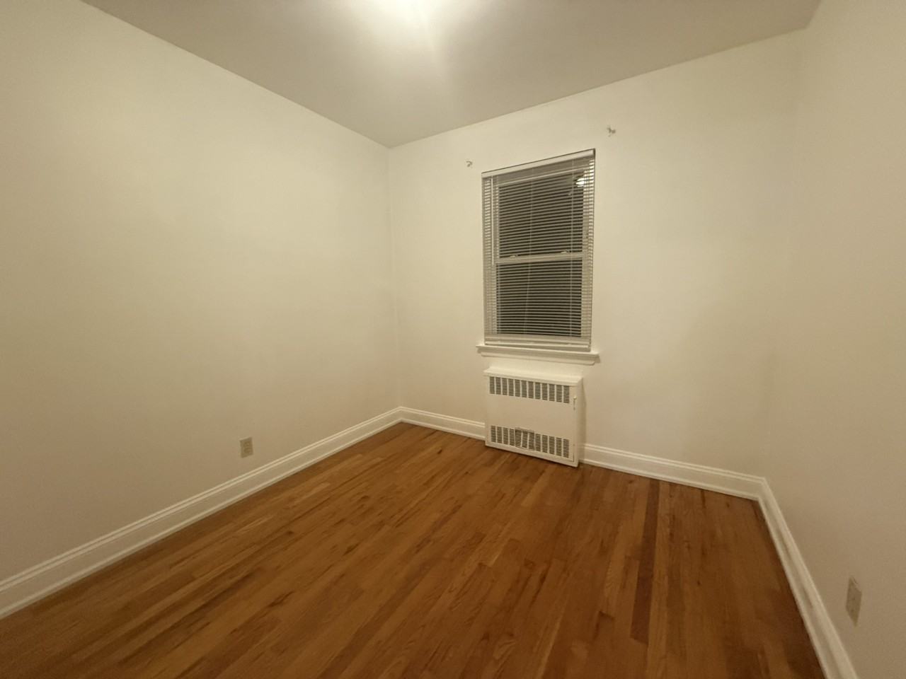 Underhill Ave - Photo 4 of 10