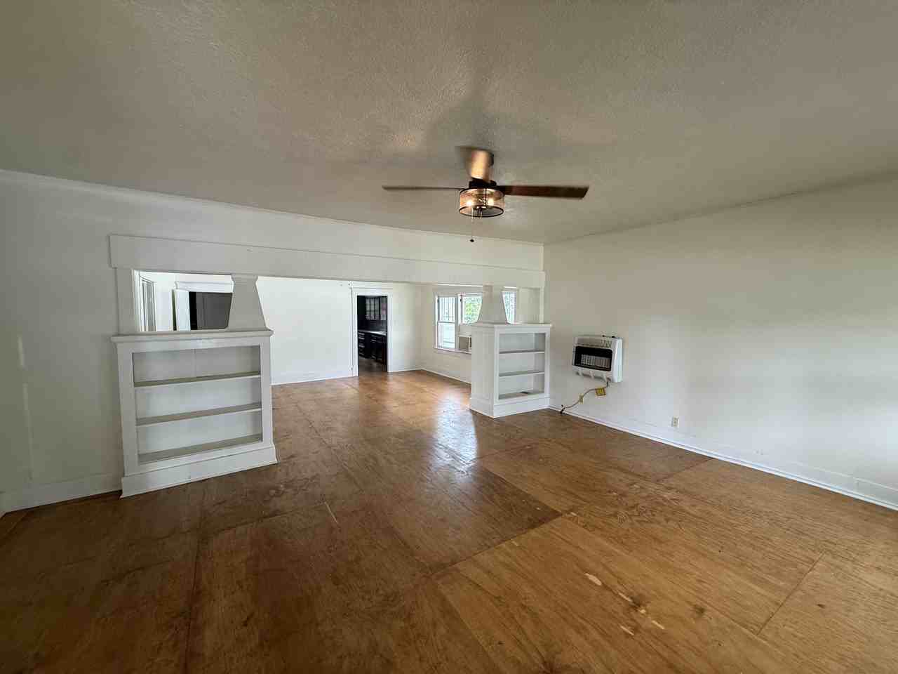 817 E 15th St #1 - Photo 2 of 10