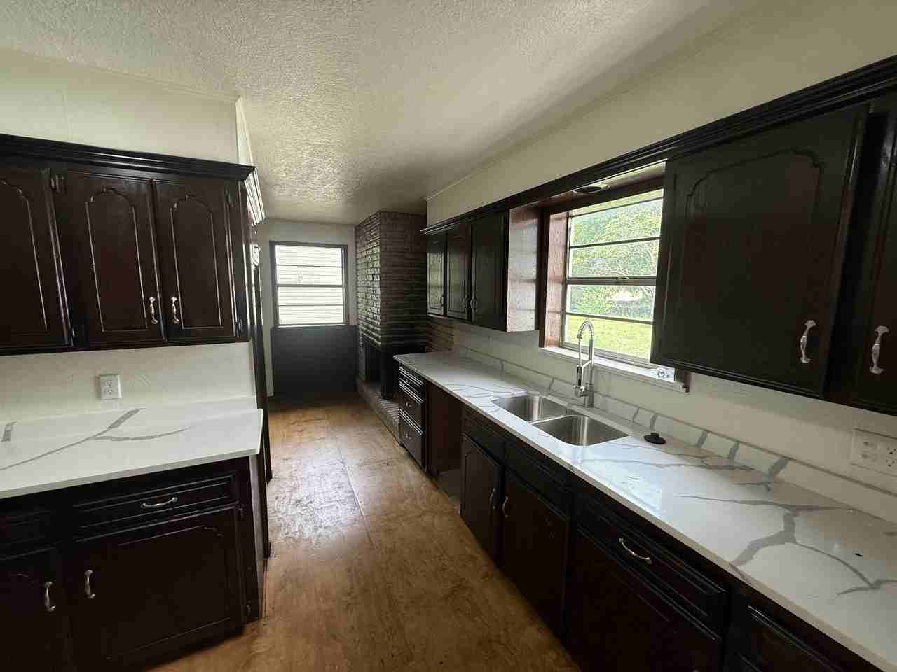 817 E 15th St #1 - Photo 4 of 10