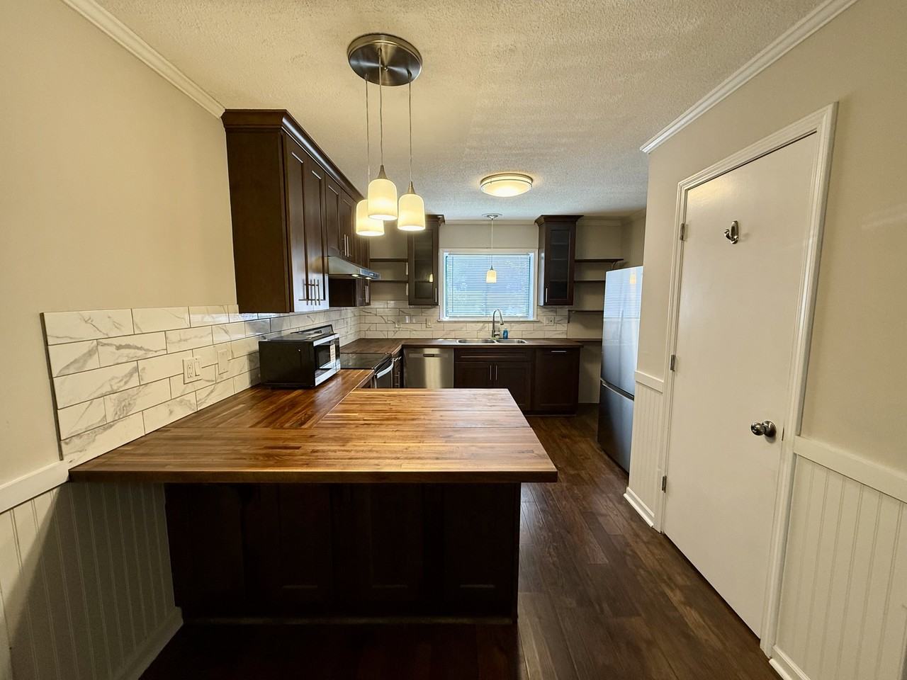 15 Lake Dr #1 - Photo 2 of 19