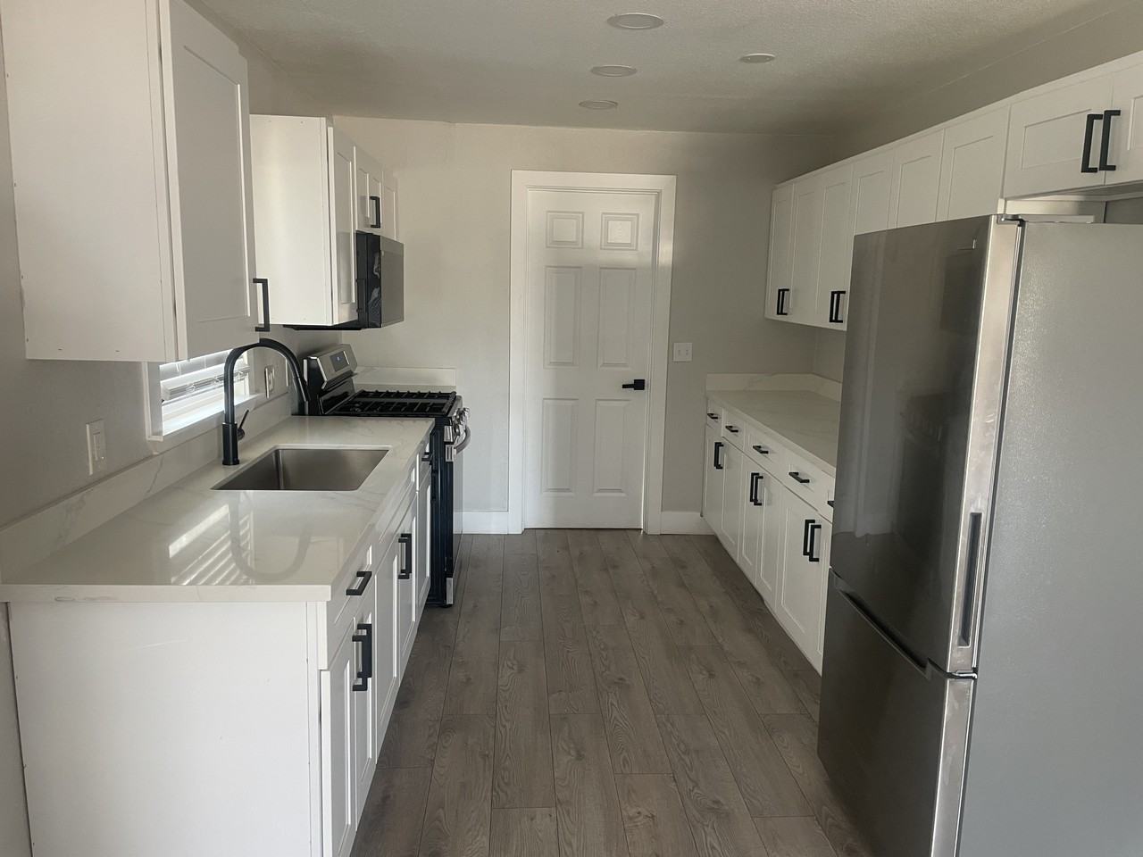 419 14th St #1 - Photo 4 of 13